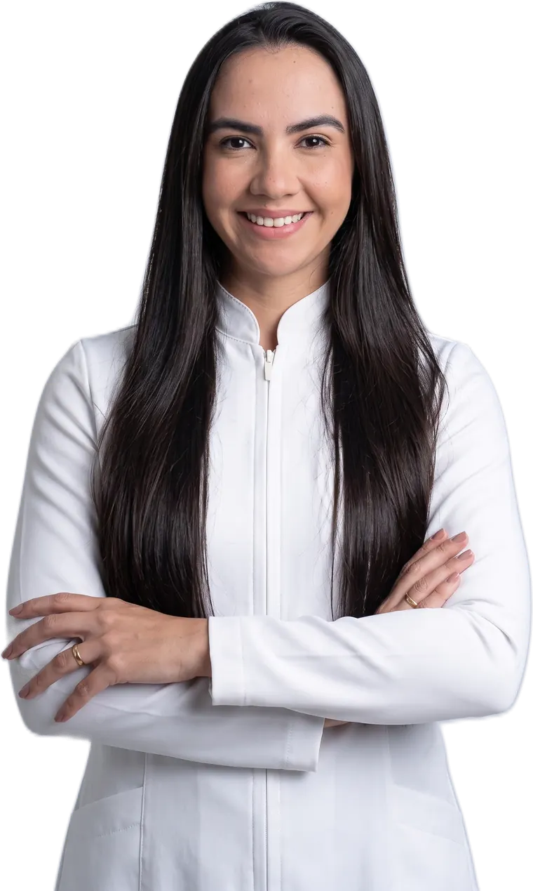 Dra. Brenda Rodrigues, cirurgiã-dentista, sorrindo em seu consultório na Asa Norte, Brasília